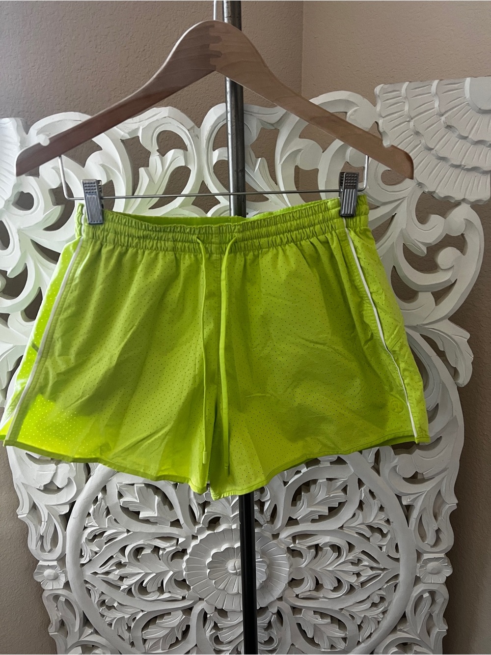 Lululemon | High-Visibility Neon Yellow/Green (SOUR) Women's Shorts size 6